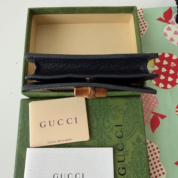 Gucci Black Wallet with Gold Logo and Gift Bag - Picture 6 of 9